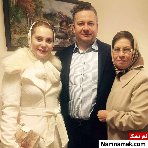 آرام جعفری در کنار مادر و برادرش آرمین