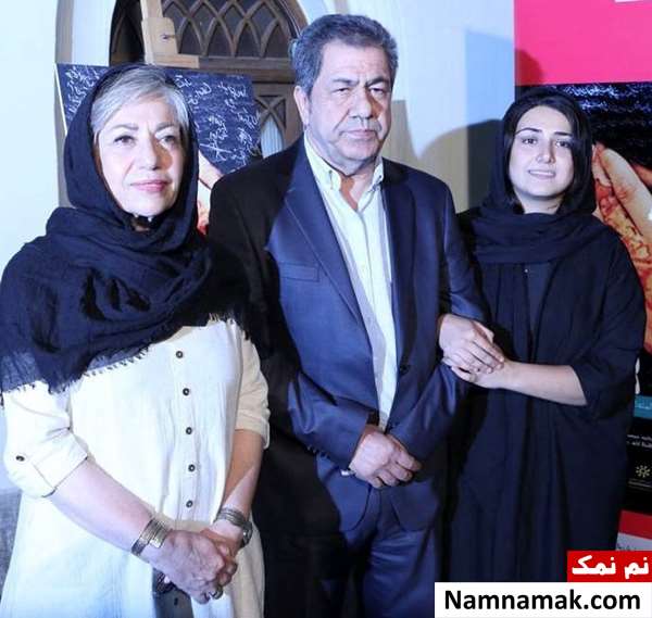 باران کوثری در کنار پدر و مادرش